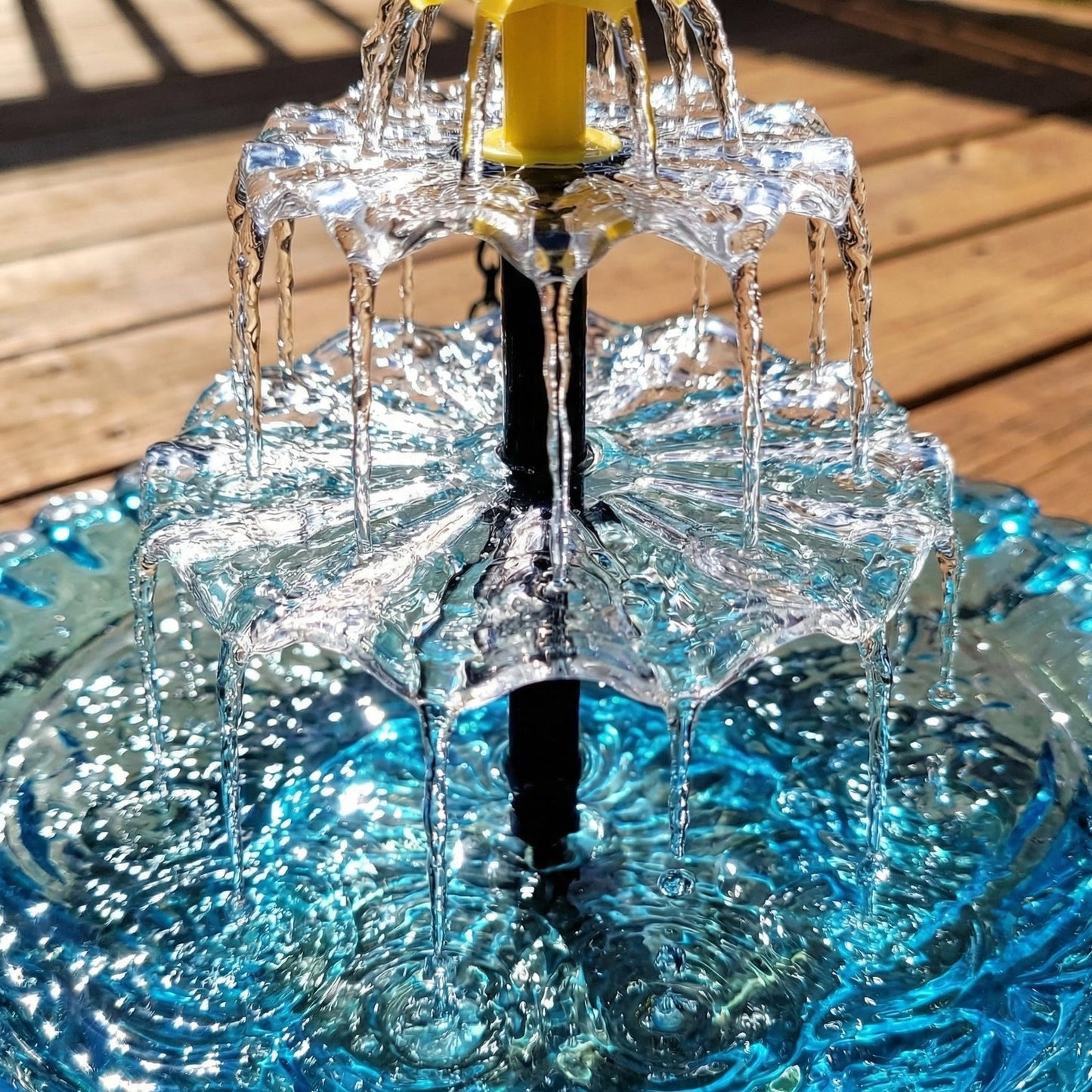 Blue Serene™ Fontein op zon-licht